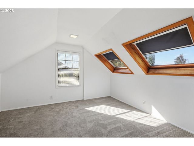 807 W 19TH Ave, Eugene, OR 97402