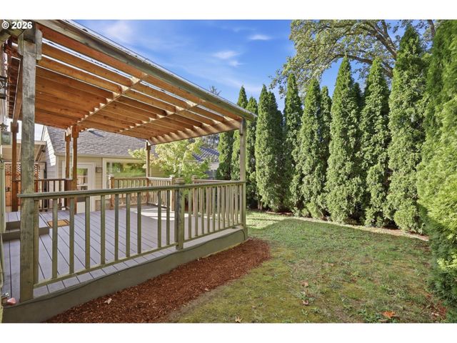 807 W 19TH Ave, Eugene, OR 97402