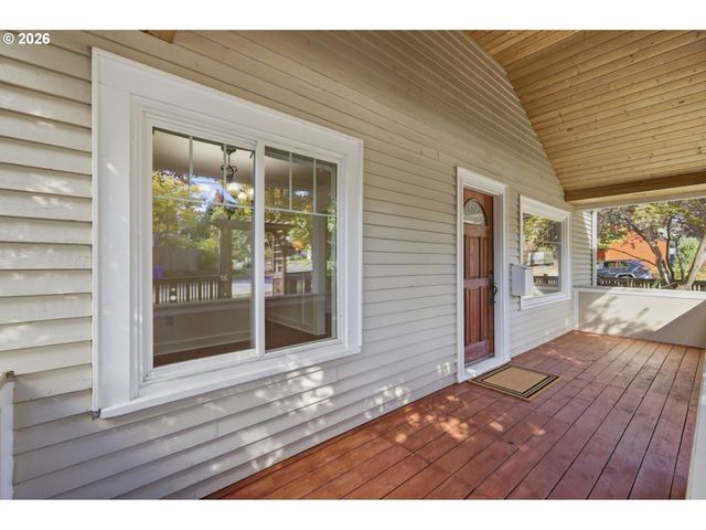 807 W 19TH Ave, Eugene, OR 97402