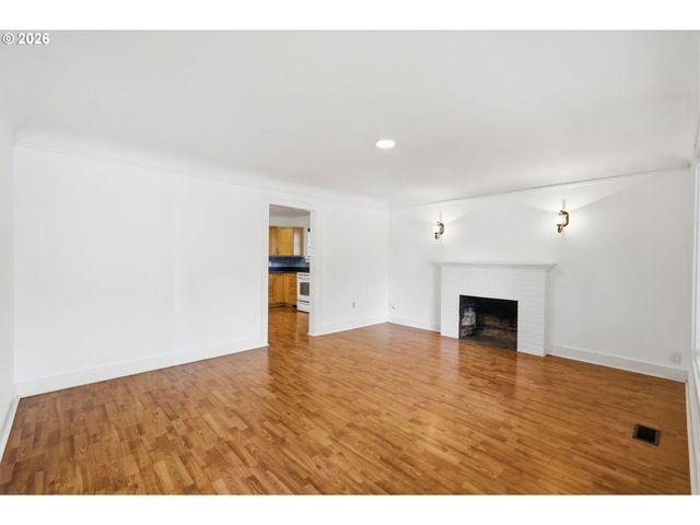 807 W 19TH Ave, Eugene, OR 97402