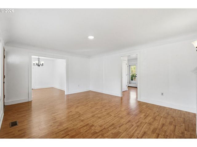 807 W 19TH Ave, Eugene, OR 97402