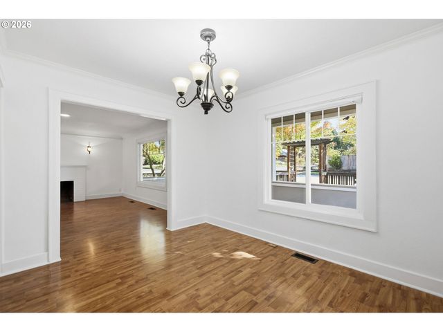 807 W 19TH Ave, Eugene, OR 97402
