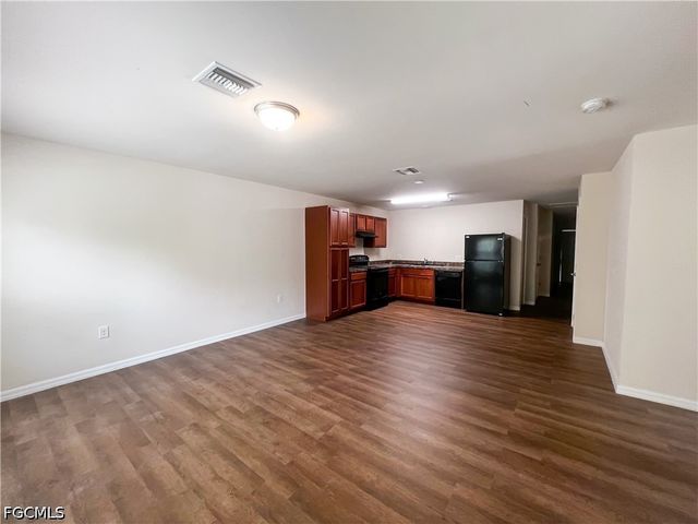 9177 Aegean CIR, Lehigh Acres, FL 33936