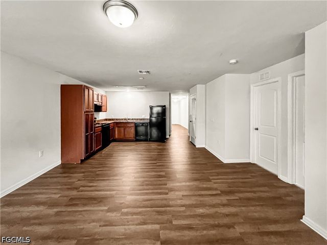 9177 Aegean CIR, Lehigh Acres, FL 33936