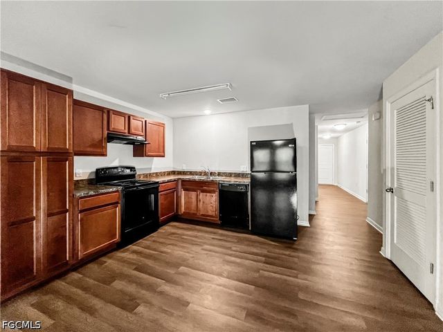 9177 Aegean CIR, Lehigh Acres, FL 33936