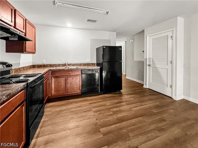 9177 Aegean CIR, Lehigh Acres, FL 33936