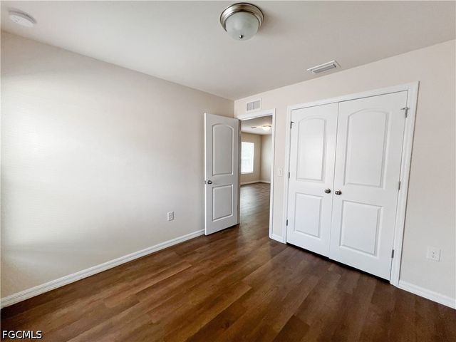 9177 Aegean CIR, Lehigh Acres, FL 33936