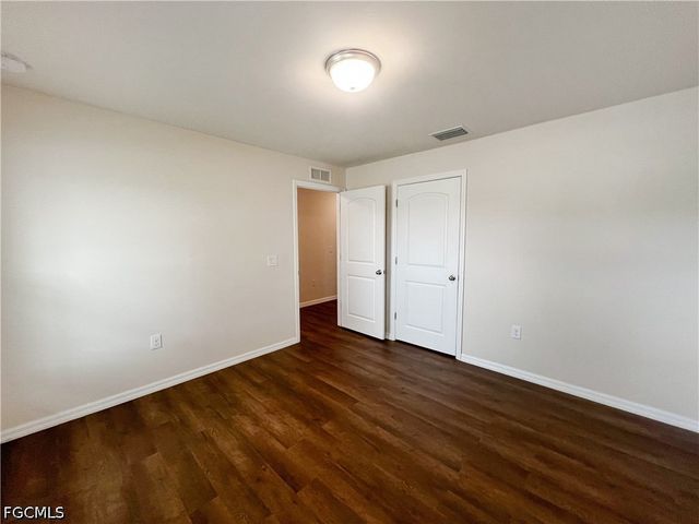 9177 Aegean CIR, Lehigh Acres, FL 33936