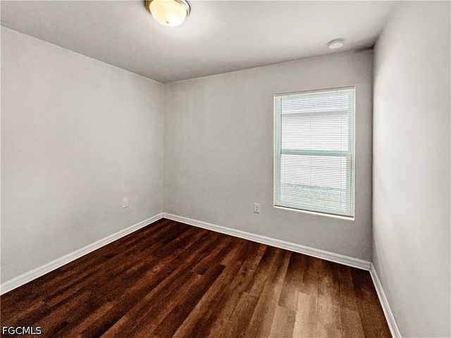 9177 Aegean CIR, Lehigh Acres, FL 33936