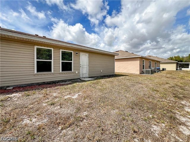 9177 Aegean CIR, Lehigh Acres, FL 33936