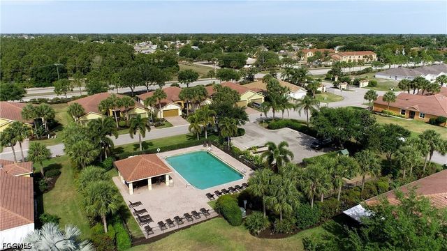 9177 Aegean CIR, Lehigh Acres, FL 33936