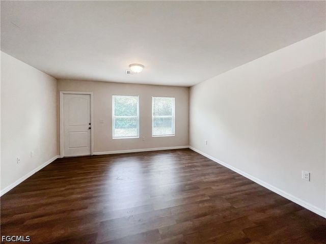 9177 Aegean CIR, Lehigh Acres, FL 33936