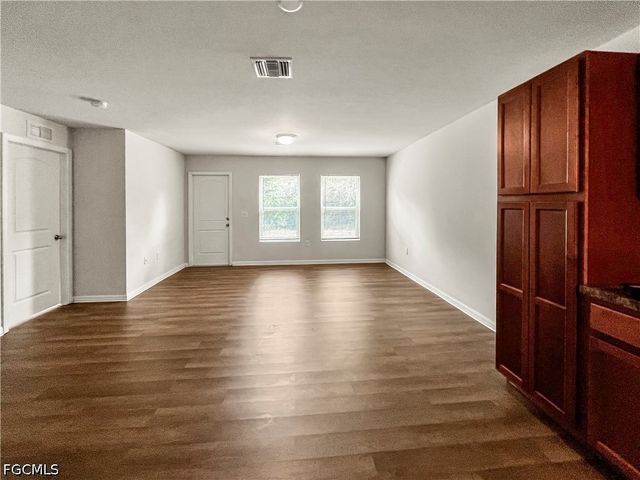 9177 Aegean CIR, Lehigh Acres, FL 33936