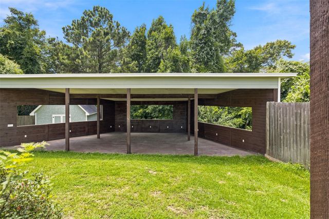 201 W Coco Loop, Point Blank, TX 77364