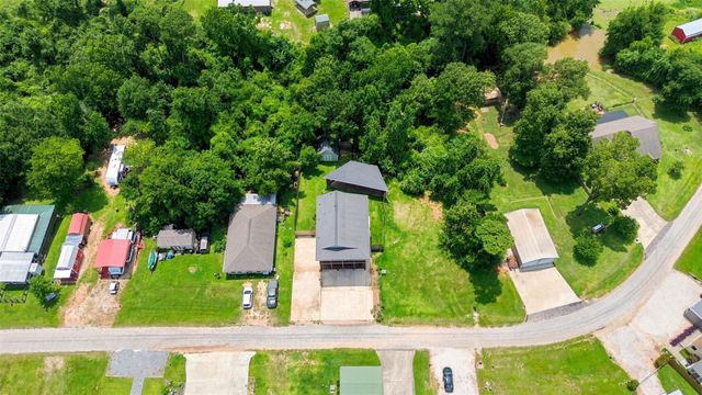 201 W Coco Loop, Point Blank, TX 77364