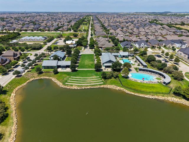537 Parkside Drive, Argyle, TX 76226
