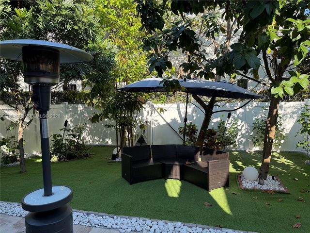 330 NW 33rd Ln, Pompano Beach, FL 33069