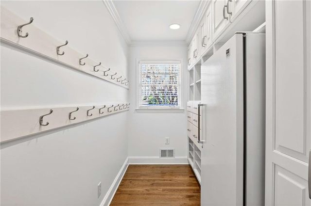 350 Spindle Court, Sandy Springs, GA 30350