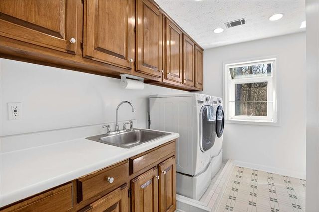 350 Spindle Court, Sandy Springs, GA 30350