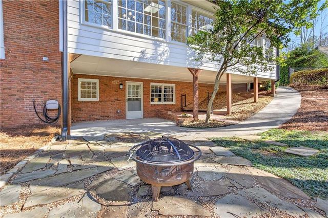 350 Spindle Court, Sandy Springs, GA 30350