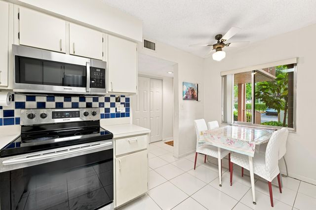 7321 Amberly Lane 110, Delray Beach, FL 33446