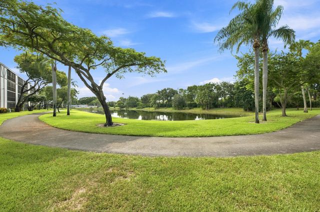 7321 Amberly Lane 110, Delray Beach, FL 33446