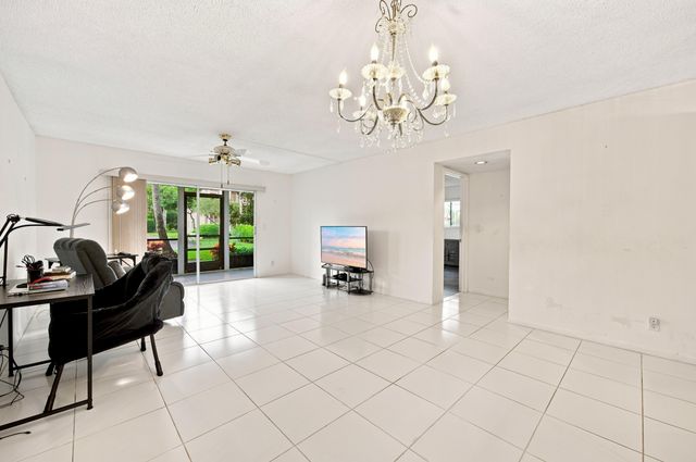 7321 Amberly Lane 110, Delray Beach, FL 33446