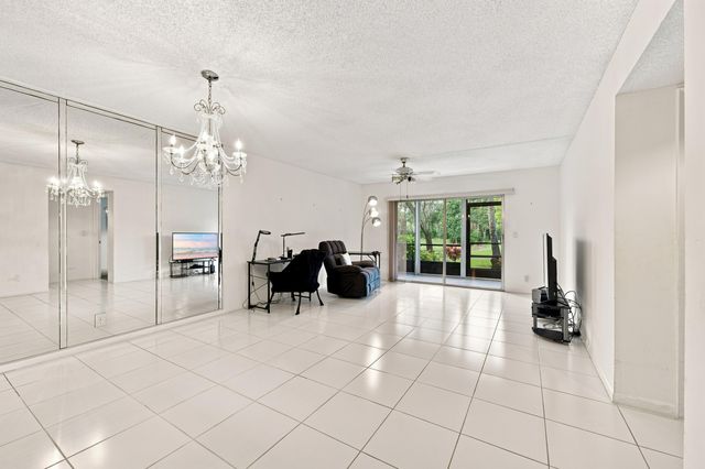 7321 Amberly Lane 110, Delray Beach, FL 33446