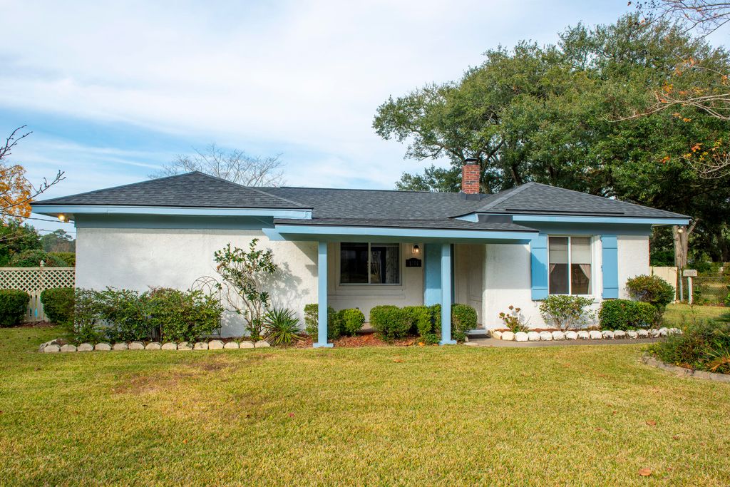 1744 Brantley Drive, Charleston, SC 29412