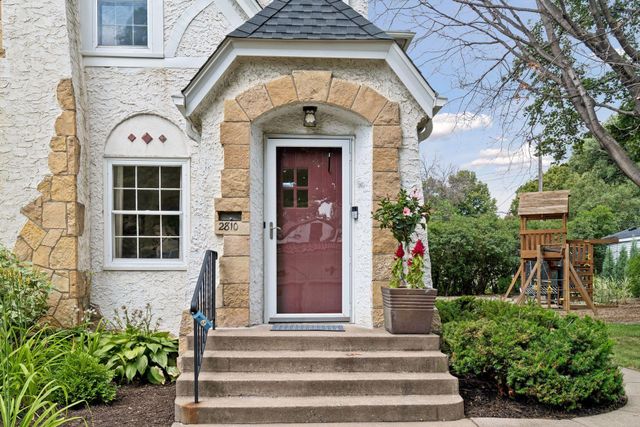 2810 Cleveland Street NE, Minneapolis, MN 55418