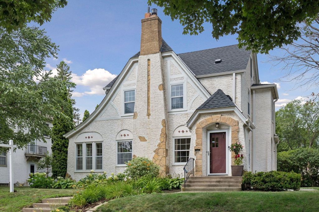 2810 Cleveland Street NE, Minneapolis, MN 55418