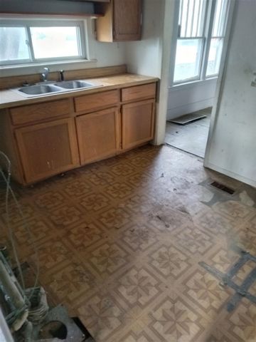 3188 E Hemphill Road, Burton, MI 48529