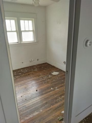 3188 E Hemphill Road, Burton, MI 48529