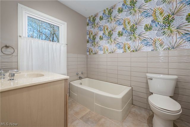 1210 Lennox Avenue NE, Massillon, OH 44646