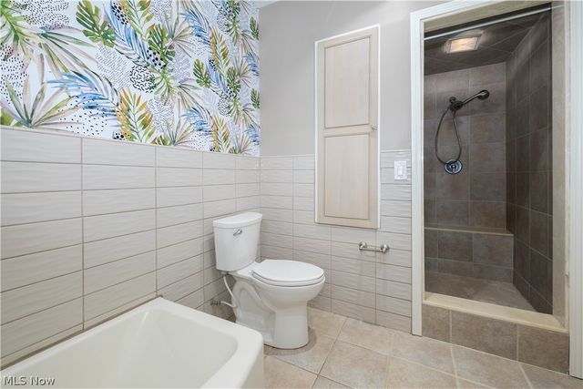 1210 Lennox Avenue NE, Massillon, OH 44646