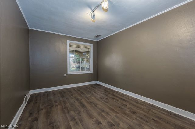 1210 Lennox Avenue NE, Massillon, OH 44646