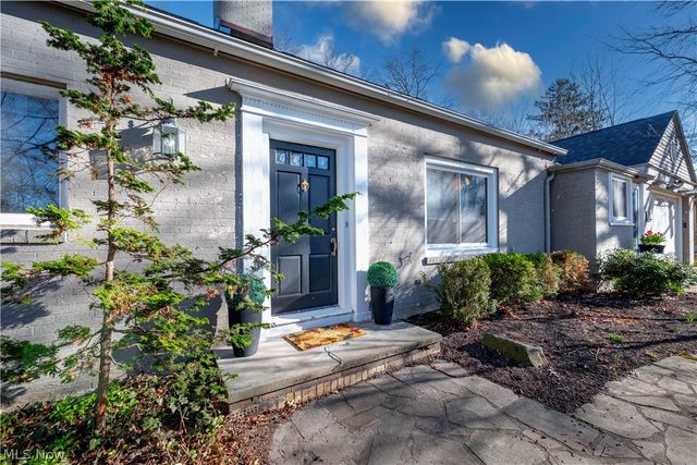 1210 Lennox Avenue NE, Massillon, OH 44646