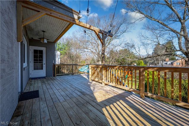 1210 Lennox Avenue NE, Massillon, OH 44646