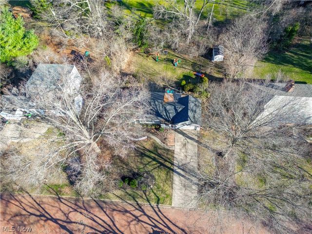 1210 Lennox Avenue NE, Massillon, OH 44646