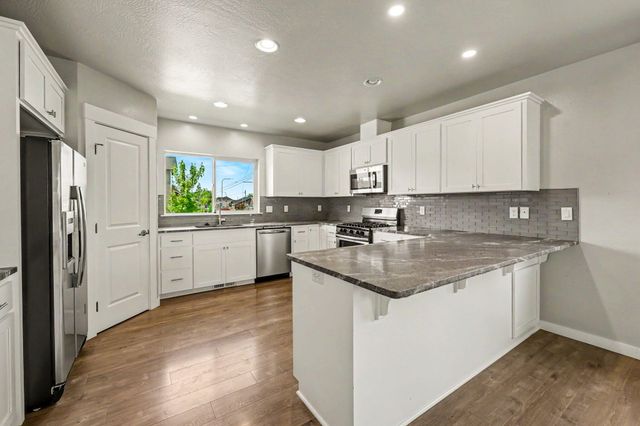 2201 Westwood Drive, Medford, OR 97501