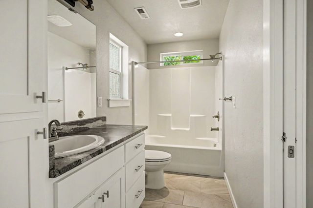 2201 Westwood Drive, Medford, OR 97501