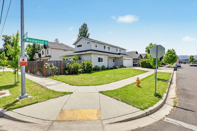 2201 Westwood Drive, Medford, OR 97501