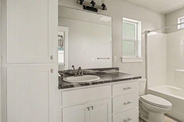 2201 Westwood Drive, Medford, OR 97501