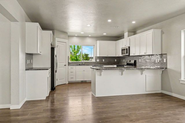 2201 Westwood Drive, Medford, OR 97501