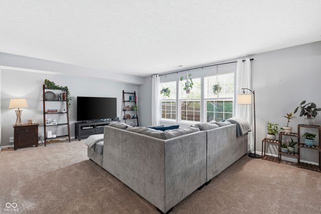 3915 Rosefinch Circle, Indianapolis, IN 46228