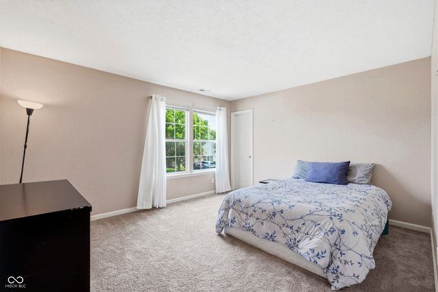 3915 Rosefinch Circle, Indianapolis, IN 46228