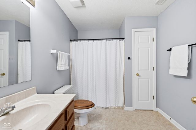 3915 Rosefinch Circle, Indianapolis, IN 46228