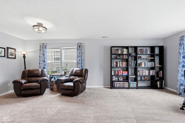 3915 Rosefinch Circle, Indianapolis, IN 46228
