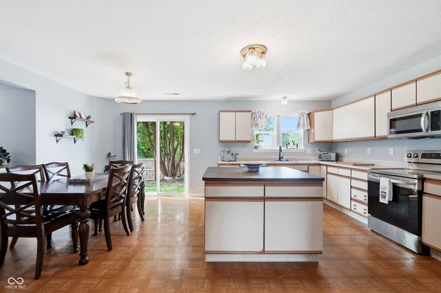 3915 Rosefinch Circle, Indianapolis, IN 46228