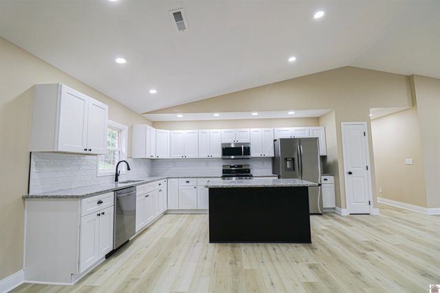 135 Clover Crescent, Paducah, KY 42003